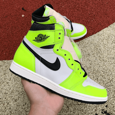 ChampKickz Shoes AIR J*RDAN 1 Retro High OG - “Volt” Visionaire