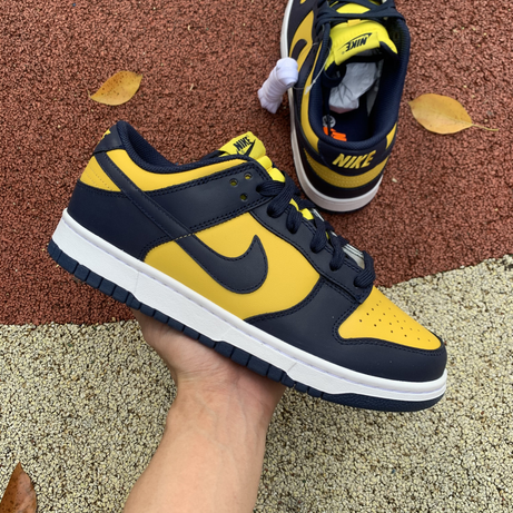 NK DUNK LOW - Michigan