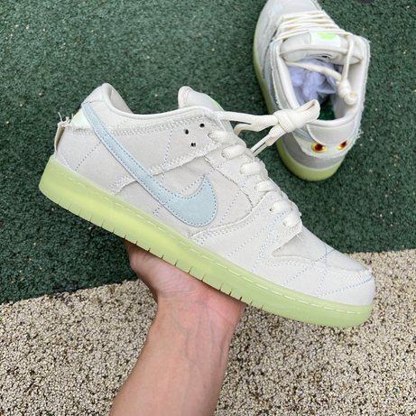 NK SB DUNK LOW - Mama